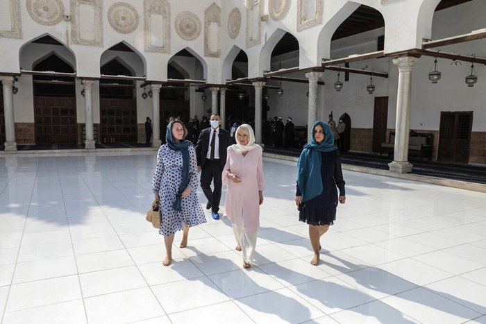 Camilla, Duchess of Cornwall, center, visits the Al-Azhar Mosque, the oldest Sunni institution in the Muslim world, in Cairo, Egypt, Thursday, Nov. 18, 2021. The visit is part of the royal couple’s first tour since the start of the coronavirus pandemic. (AP Photo/Mohamed El-Shahed)