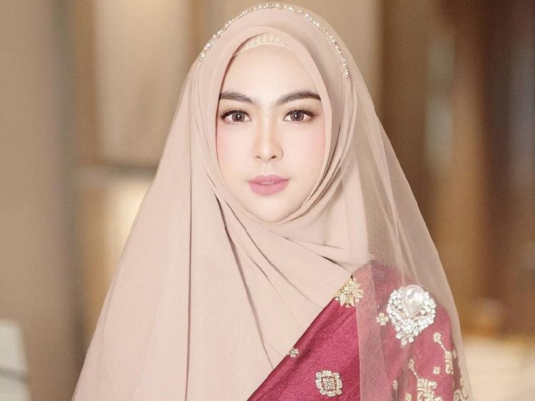 10 Foto dr. Shindy Putri, Kakak Ria Ricis Banjir Pujian di Pernikahan Adiknya