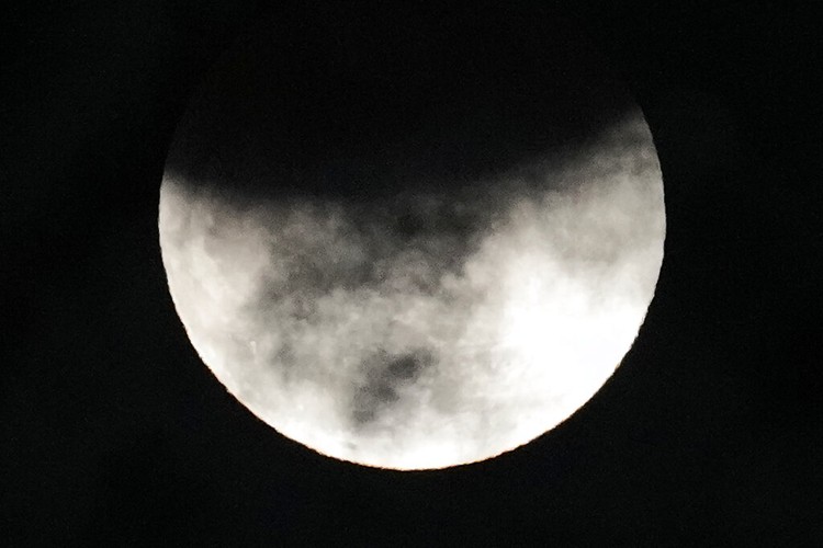 Gerhana Bulan Sebagian Gerhana Bulan Sebagian