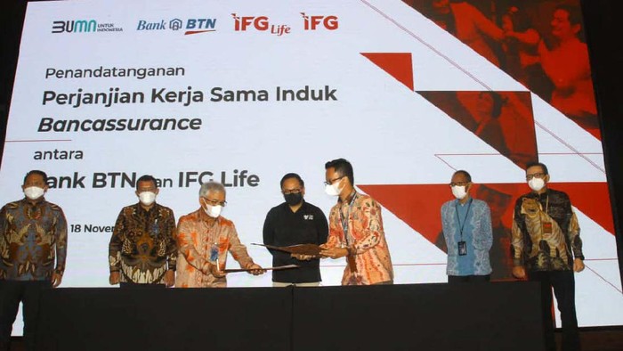 IFG Life Bikin Produk Proteksi PT Asuransi Jiwa IFG (IFG Life) menghadirkan asuransi jiwa dan kesehatan yang berfokus kepada proteksi dan kebutuhan nasabah. IFG Life menggandeng BTN dan Mandiri Inhealth.