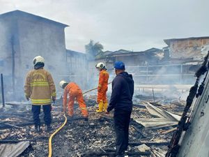 Kebakaran 4 Rumah dan 1 Musala di Jakbar, Kerugian Ditaksir Rp 600 Juta