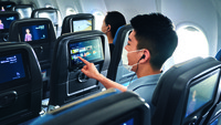Tak sampai di situ, kabin baru ini juga dilengkapi hiburan dari kursi belakang. Mereka menggunakan layar Seri X Panasonic yang memungkinkan semua penumpang menikmati konten hiburan KrisWorld terbaru.