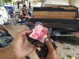 Mes Pekerja Ludes Terbakar di Jakbar, Tabungan Warga Ikut Terlalap Api