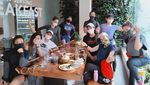 Momen Seru Nirina Zubir Kulineran di Resto Italia hingga Warteg