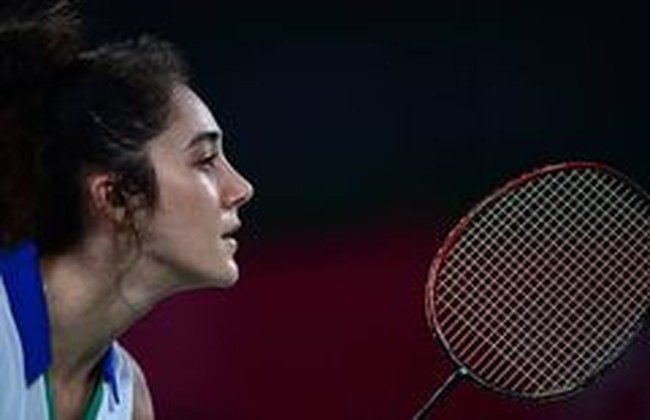 Setelah berhasil mengalahkan Michelle di laga pertamanya, Neslihan mengaku sangat senang. Aku menang. Li adalah pemain yang sangat bagus tapi hari ini aku bisa menang. Ini adalah pengalaman yang bagus, katanya selagi tersenyum dilansir situs BWF.Foto: Instagram @neslihanyigits
