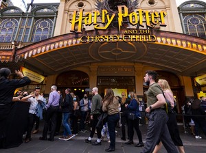 Respons Warner Bros soal Kabar Film Harry Potter and the Cursed Child
