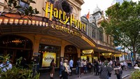 Produksi bagian kedua bakal dipentaskan hingga 27 Maret 2022. Ini adalah cerita kedelapan tentang Harry Potter yang sudah dewasa dan memiliki seorang anak. Foto: Getty Images/Daniel Pockett