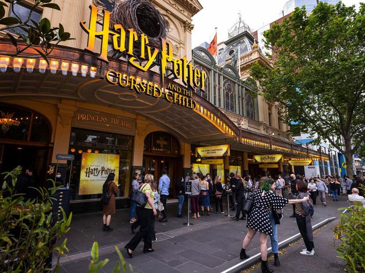 Panggung Teater Harry Potter Kembali Lagi