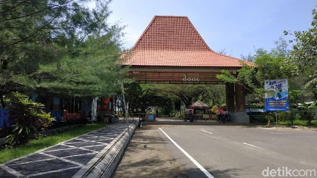 pantai pancer door