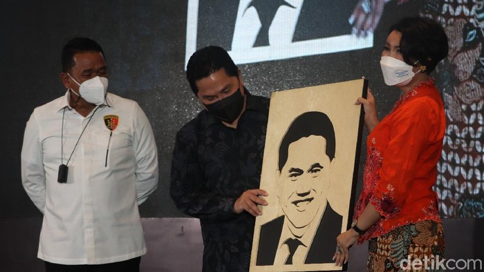 Pengembangan Aero City-Segitiga Rebana Didukung Penuh Erick Thohir Menteri BUMN Erick Thohir berkomitmen mendukung pengembangan kawasan ekonomi baru di Jabar. Salah satunya pengembangan Aero City dan Segitiga Rebana.