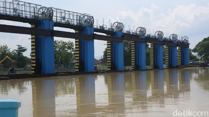 Pintu Pengendali Banjir Bendung Wilalung