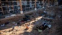 Diketahui, kuburan massal korban Perang Saudara Spanyol ditemukan di kawasan Belchite beberapa waktu lalu.  Spanyol mengalami perang saudara pada 1936 hingga 1939. Negara terpecah menjadi dua kubu yakni kubu Nasionalis dan kubu Republikan.