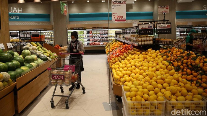 PPKM Dilonggarkan, Mal Ini Mulai Beroperasi Jakarta berstatus PPKM Level 1 sehingga tingkat kunjungan ke mal berangsur pulih. Pelonggaran ini dimanfaatkan Aeon Mall Tanjung Barat untuk resmi beroperasi.