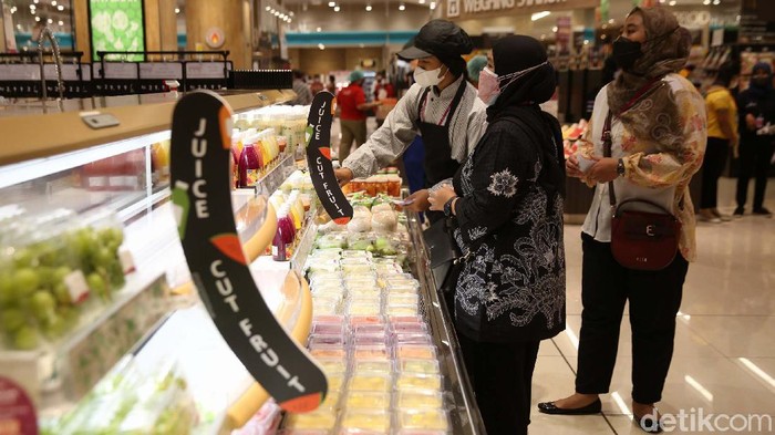 PPKM Dilonggarkan, Mal Ini Mulai Beroperasi Jakarta berstatus PPKM Level 1 sehingga tingkat kunjungan ke mal berangsur pulih. Pelonggaran ini dimanfaatkan Aeon Mall Tanjung Barat untuk resmi beroperasi.