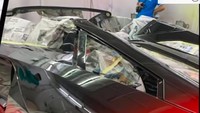 Salah satu penampilan saat pengerjaan Lamborghini ini. Foto: YouTube Raffi Ahmad