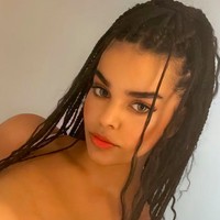 Kontroversi terbaru Rahaf Al-Qunun adalah dia bergabung dengan situs eksplisit OnlyFans. Dia banyak mendapatkan cacian dan mendapat banyak komentar kebencian. Foto: dok. Instagram/@rahafcaofficial