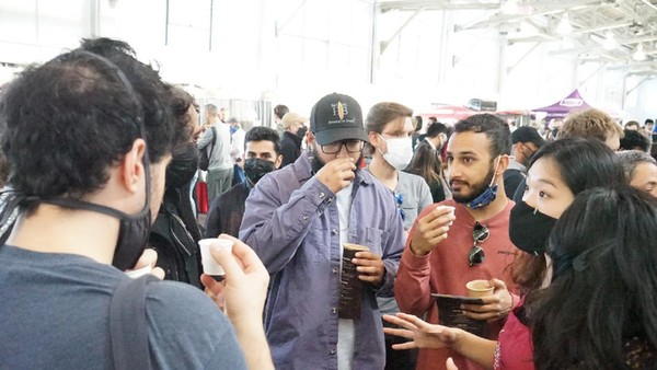Ada 4 jenis kopi single origin yang disajikan di pameran ini, yaitu kopi dari Aceh Gayo, Jawa Barat Ciwidey, Bali Kintamani, Sulawesi Toraja, serta signature blend yaitu Beaneka Tunggal Ika. (dok. KJRI San Fransisco) Ada 4 jenis kopi single origin yang disajikan di pameran ini, yaitu kopi dari Aceh Gayo, Jawa Barat Ciwidey, Bali Kintamani, Sulawesi Toraja, serta signature blend yaitu Beaneka Tunggal Ika. (dok. KJRI San Fransisco)