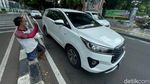 Semangat Santo, Penjual Koran dengan Satu Kaki di Cikini