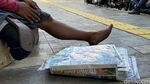 Semangat Santo, Penjual Koran dengan Satu Kaki di Cikini