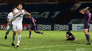 Sengit! Arema FC Tumbangkan Persik Kediri