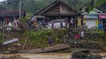Sungai Hantakan Kalsel Meluap, Jembatan Hancur-Sekolah Dipenuhi Lumpur