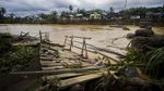 Sungai Hantakan Kalsel Meluap, Jembatan Hancur-Sekolah Dipenuhi Lumpur