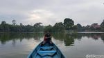Mendekap Sore dengan Bersampan di Tangerang Selatan