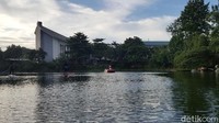 Taman ini tepat berada di Situ Tujuh Muara.