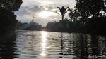 Mendekap Sore dengan Bersampan di Tangerang Selatan