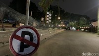 Untuk traveler yang hobi bermain skateboard, disini juga terdapat lintasan sepanjang 100 meter dengan rintangan-rintangan yang cukup seru. Ingat, jaga selalu kebersihan tempat ini ya! (Luthfi Hafidz/detikTravel)