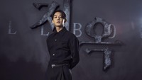 Ia memperkenalkan sebuah dunia baru di mana siksa neraka dipertontonkan ke dunia. Foto: (dok. Netflix)