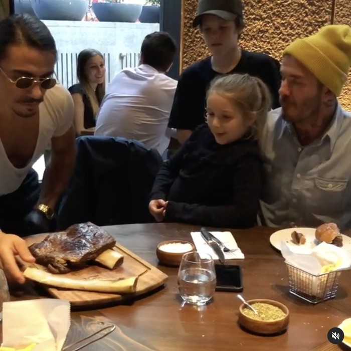 10 Pose Flamboyan Salt Bae Saat Foto Bareng Tokoh Terkenal Dunia