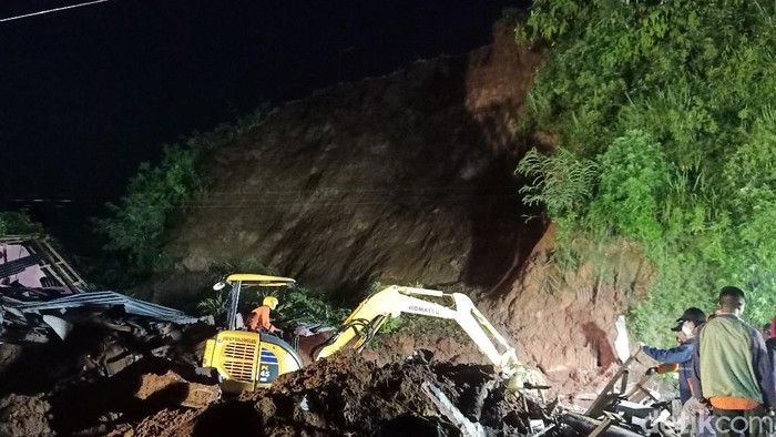 4 Orang Tewas Imbas Longsor di Banjarnegara 4 Orang Tewas Imbas Longsor di Banjarnegara