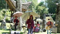 Grup band legendaris Slank juga tak ingin ketinggalan dan ikut tampil dalam acara tersebut.