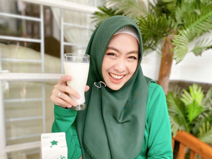 Cantiknya dr. Shindy Putri, Kakak Ria Ricis yang Doyan Ayam Penyet