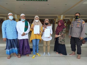 Dua Perempuan Joget TikTok di Masjid Sampang Madura Minta Maaf