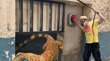 Memancing tokek keluar. Foto: Instagram/scaf_oner