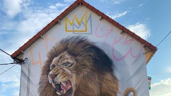 Ia bukanlah lulusan dari sekolah seni, namun ia belajar otodidak di sekolah jalanan. (Foto: Instagram/scaf_oner)