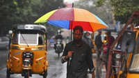 Puluhan orang tewas di India sejak Oktober lalu setelah hujan deras memicu banjir dan tanah longsor. Kantor prakiraan cuaca India menyebut lebih banyak hujan deras diperkirakan akan mengguyur beberapa area di selatan India pada Sabtu (20/11) waktu setempat.
