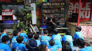 Keren! Pos Ronda Ini Disulap jadi Perpustakaan Mini