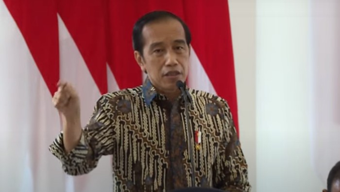 Presiden Joko Widodo (Jokowi) mengaku pernah membentak Dirut Pertamina karena lelet menangani proyek kilang PT Trans Pacific Petrochemical Indotama (TPPI). Jokowi melihat Indonesia bisa mengurangi impor besar-besaran khususnya dalam petrokimia dan produk turunannya jika kerjasama dengan TPPI ini selesai.