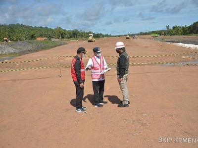 Kunjungi Mentawai, Menhub Targetkan Bandara Rokot Selesai Agustus 2022