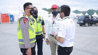 Selain keamanan area Sirkuit Mandalika, Iqbal juga menekankan soal protokol kesehatan. Iqbal memerintahkan anggota pengamanan tak segan menegur pelanggar protokol kesehatan, namun tetap secara humanis dan edukatif.