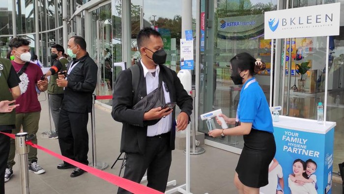 Penerapan Protokol Kesehatan di GIIAS Ajang pameran otomotif bergengsi GIIAS 2021 masih terus berlangsung. Protokol kesehatan selama di GIASS pun terus dilakukan guna memberikan rasa aman bersama.