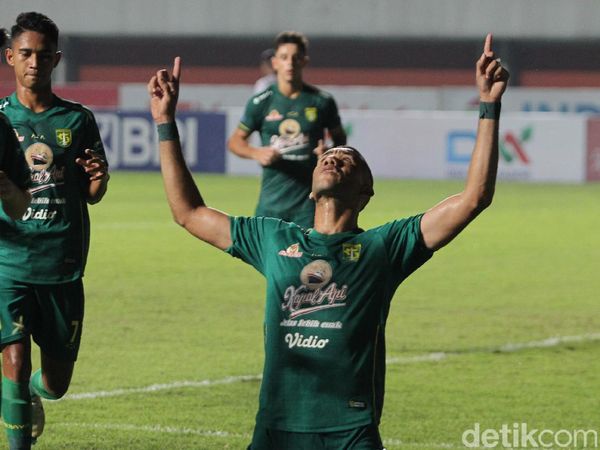Bajul Ijo Bungkam Madura United 1-0 lewat Gol Penalti
