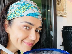 8 Potret Awet Muda Preity Zinta yang Dikaruniai Anak Kembar di Usia 46 Tahun