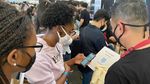 Bule-bule Rela Antre Demi Cicipi Kopi Indonesia di San Fransisco