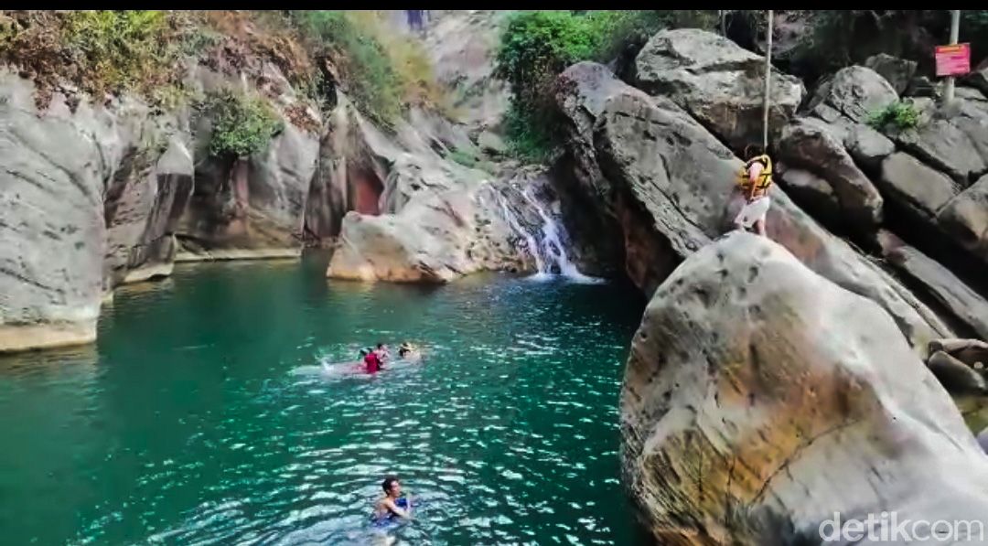 Sanghyang Heuleut
