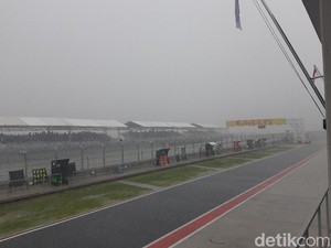 Pebalap WSBK Mandalika, Kemarin Kepanasan Sekarang Kehujanan