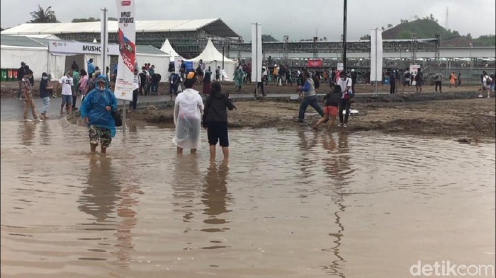 Sirkuit Mandalika Tergenang